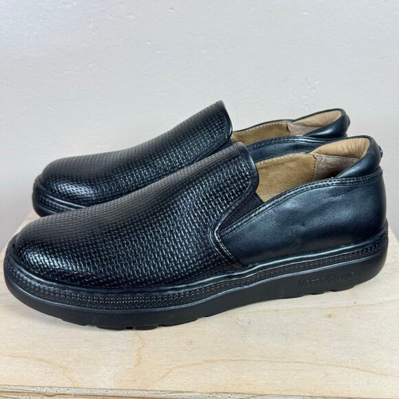 NWOB Gravity Defyer Women's G-Defy Ashanti Flats Loafer Slip On Black Leather 7M - Picture 2 of 9